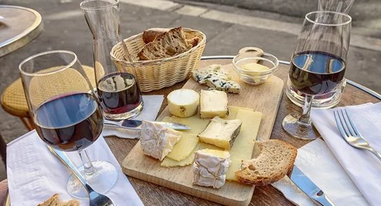 Best Wines and Cheese of France to Pairing With